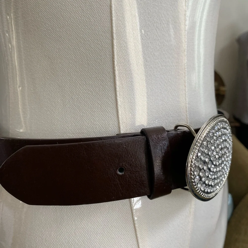 NEW WITHOUT TAGS Justice Brown & Rhinestone Belt Size 1 (28” W)